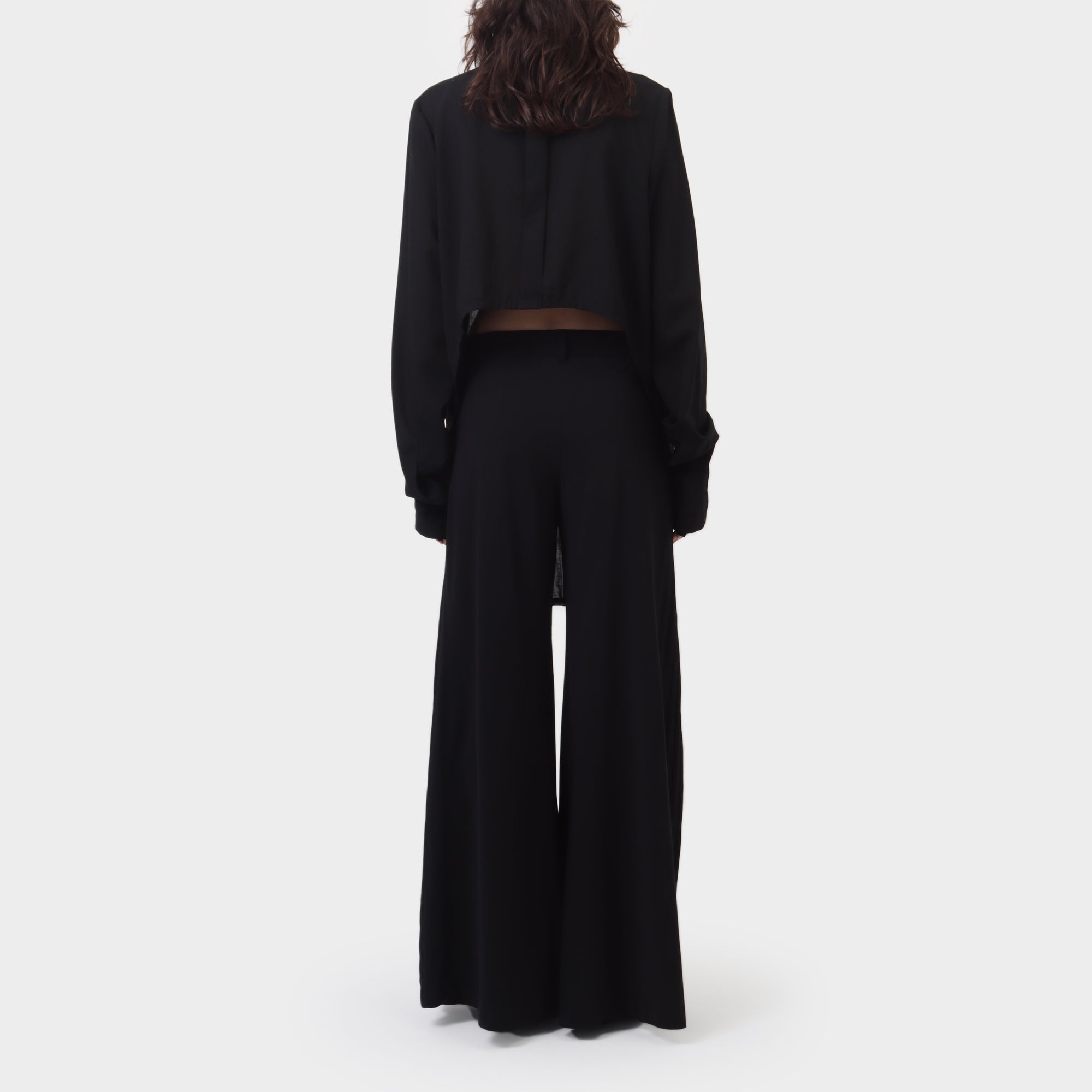 NomD Cropped Back Long sleeve with Removable Layered Collar